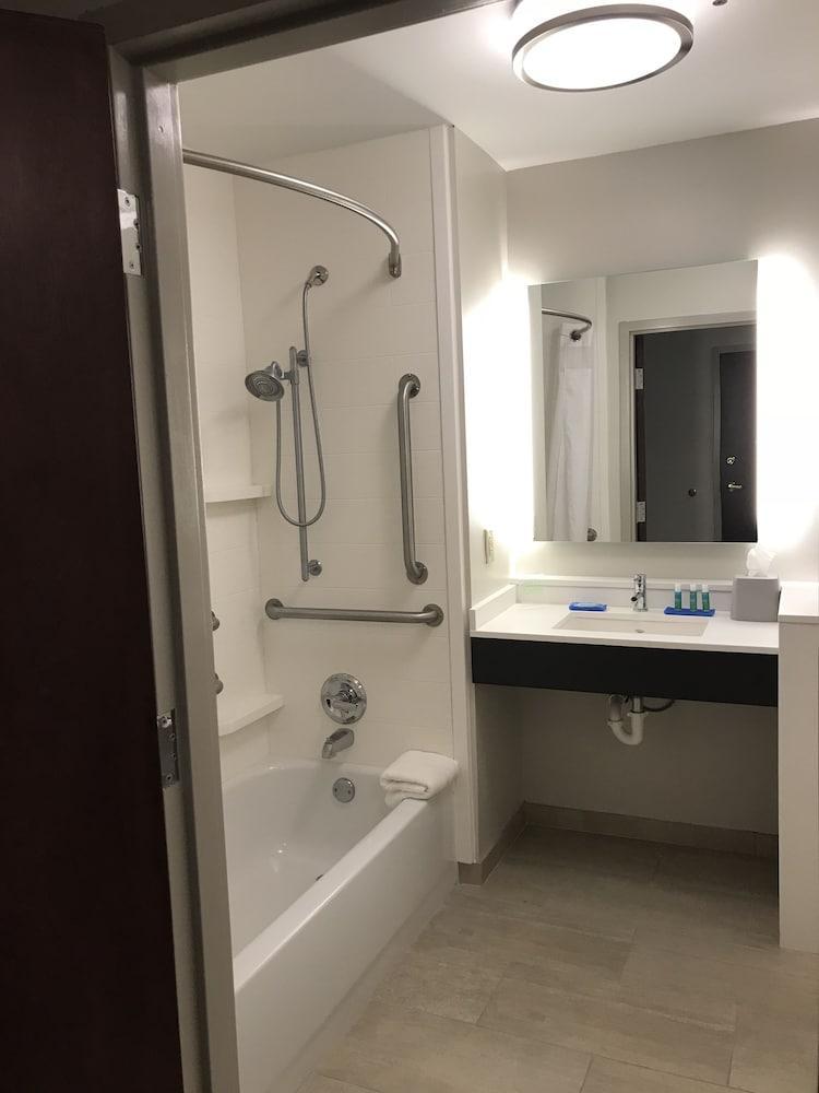 Holiday Inn Express Hotel & Suites Canton By Ihg Extérieur photo