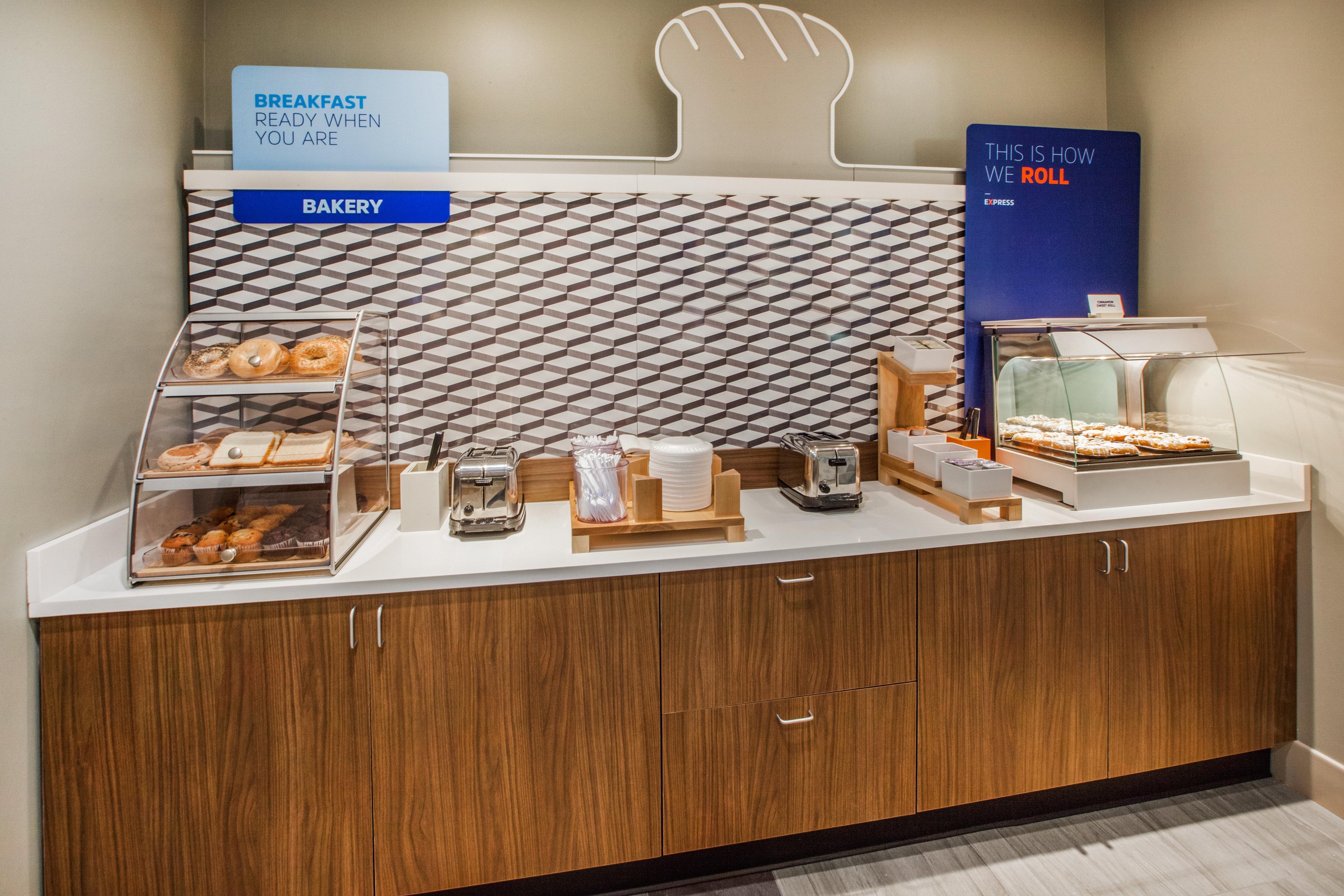 Holiday Inn Express Hotel & Suites Canton By Ihg Extérieur photo