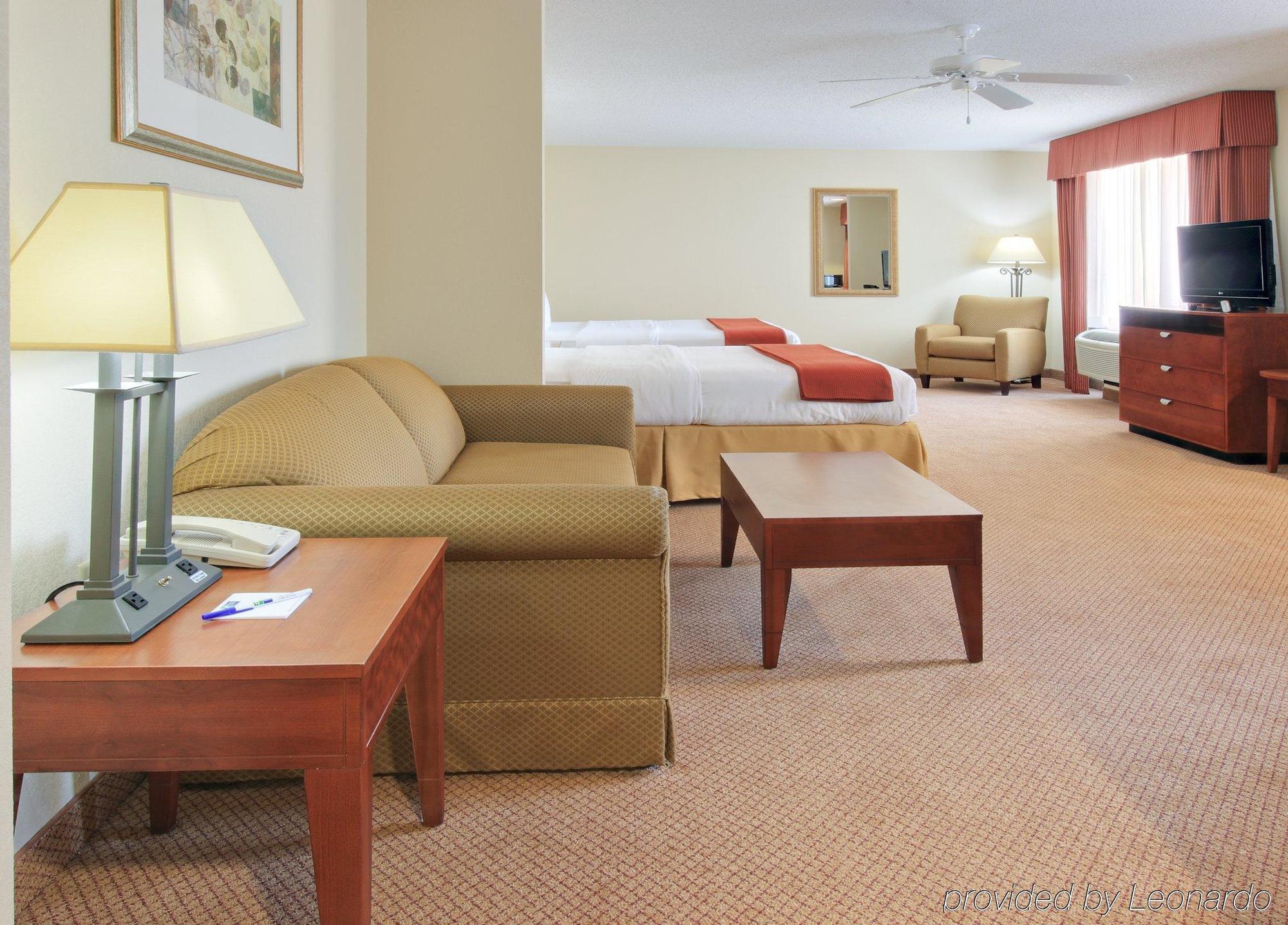 Holiday Inn Express Hotel & Suites Canton By Ihg Extérieur photo