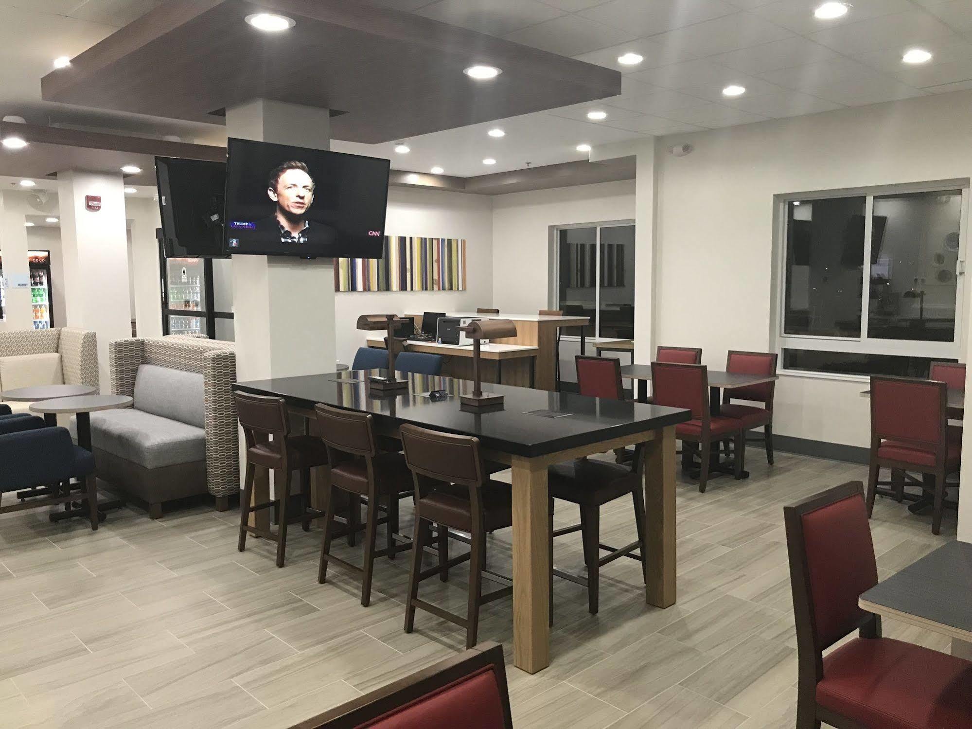Holiday Inn Express Hotel & Suites Canton By Ihg Extérieur photo