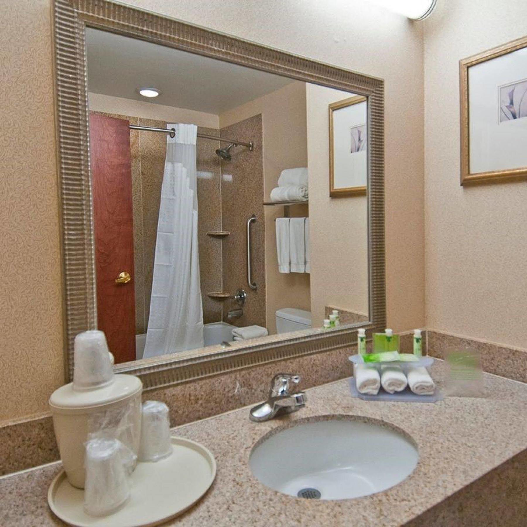 Holiday Inn Express Hotel & Suites Canton By Ihg Extérieur photo